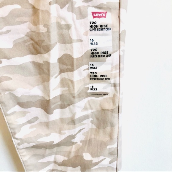 NWT | Levi | 720 High Rise Cropped Skinny Jean - Picture 10 of 12